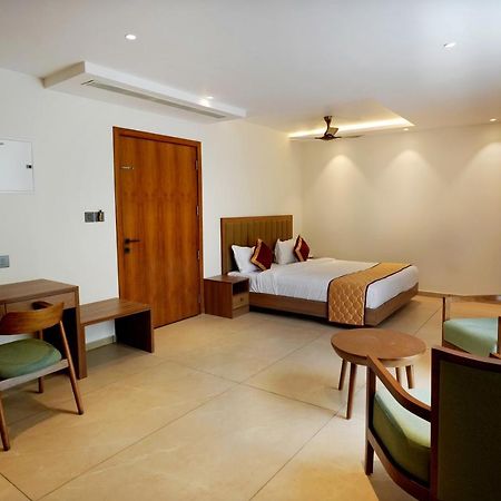 Bluemist Resorts Athirappilly Exterior photo