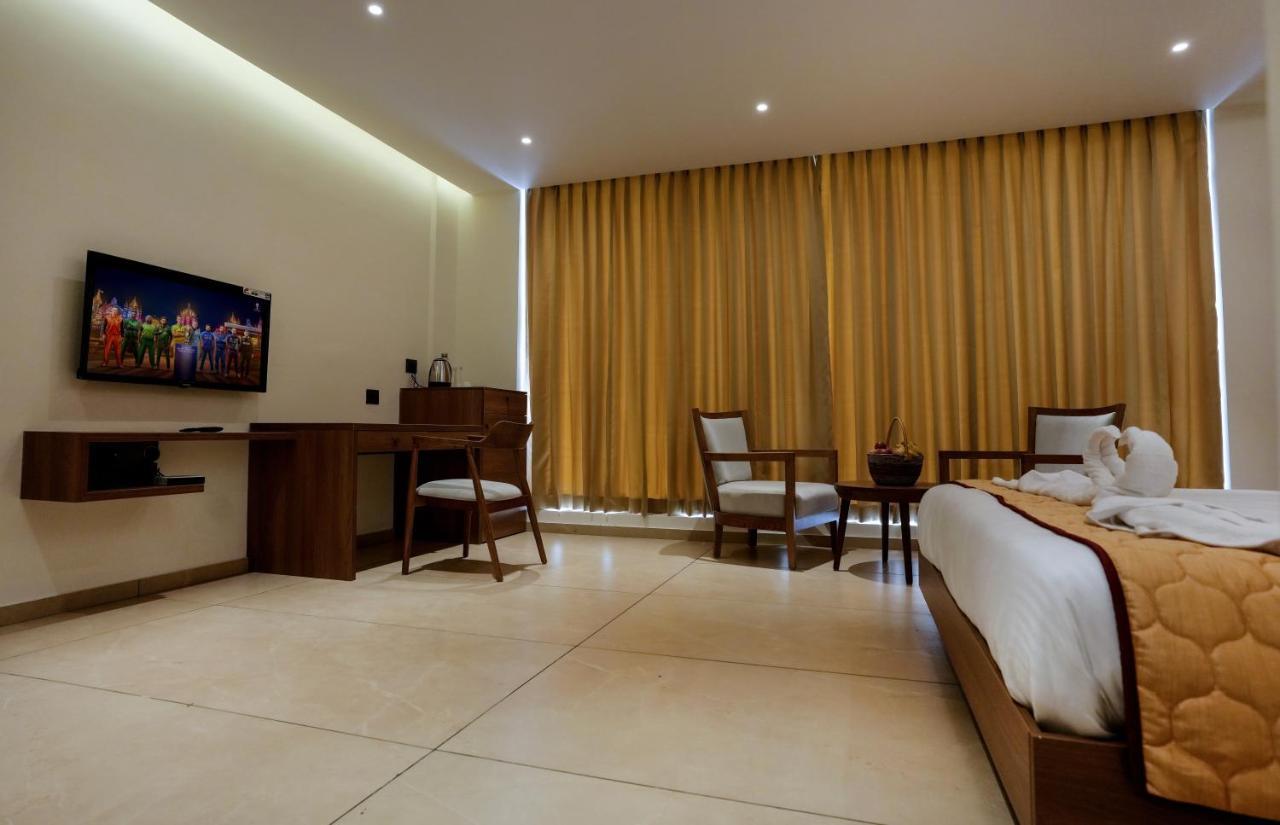 Bluemist Resorts Athirappilly Exterior photo