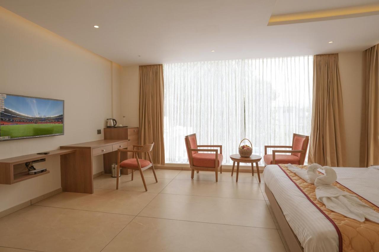 Bluemist Resorts Athirappilly Exterior photo
