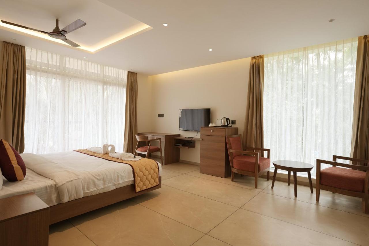 Bluemist Resorts Athirappilly Exterior photo
