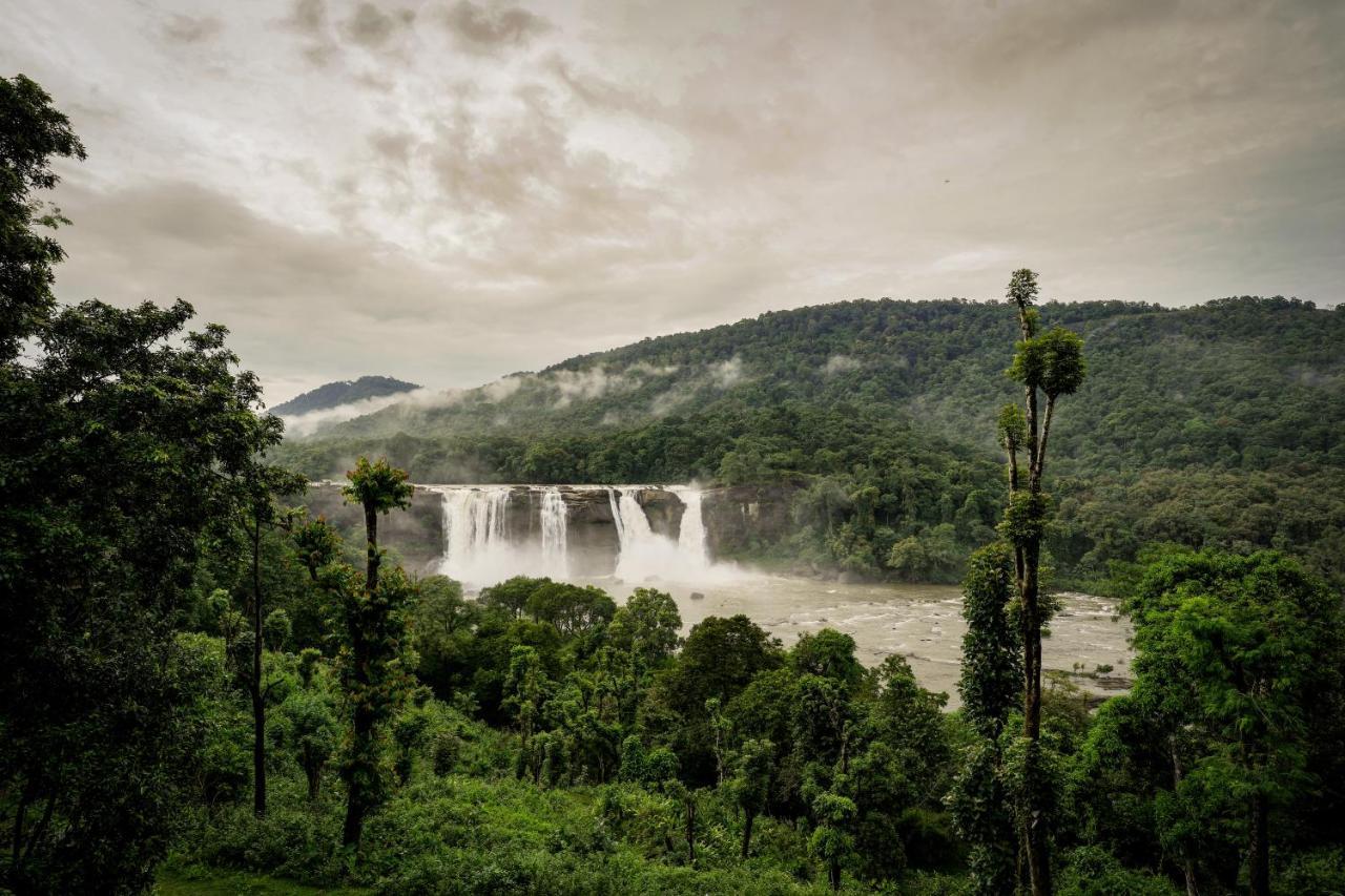 Bluemist Resorts Athirappilly Exterior photo